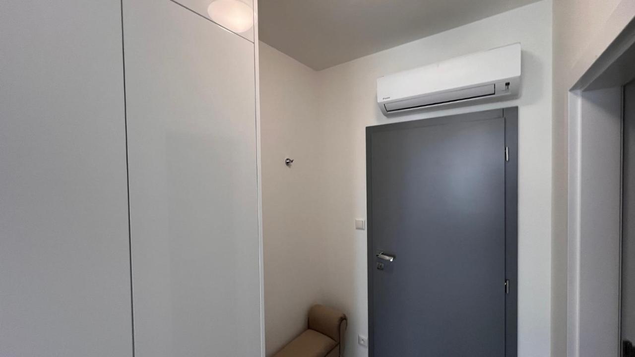 Air Conditioned 1 Room Apartment Vienna Gate, 2 Bratislava Luaran gambar